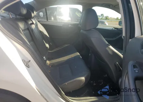 2013 Volkswagen Jetta Se z USA, uszkodzony, nr VIN 3VWDP7AJ2DM208667